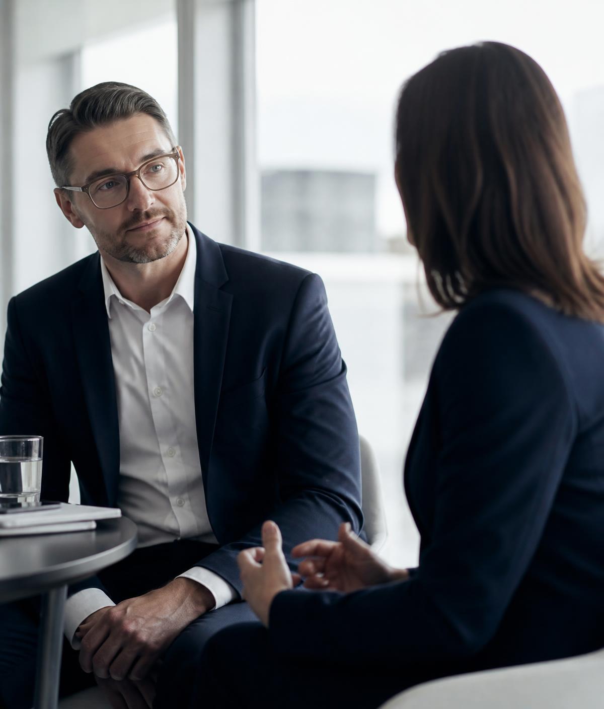 Consultation confidentielle entre un conseiller et sa cliente